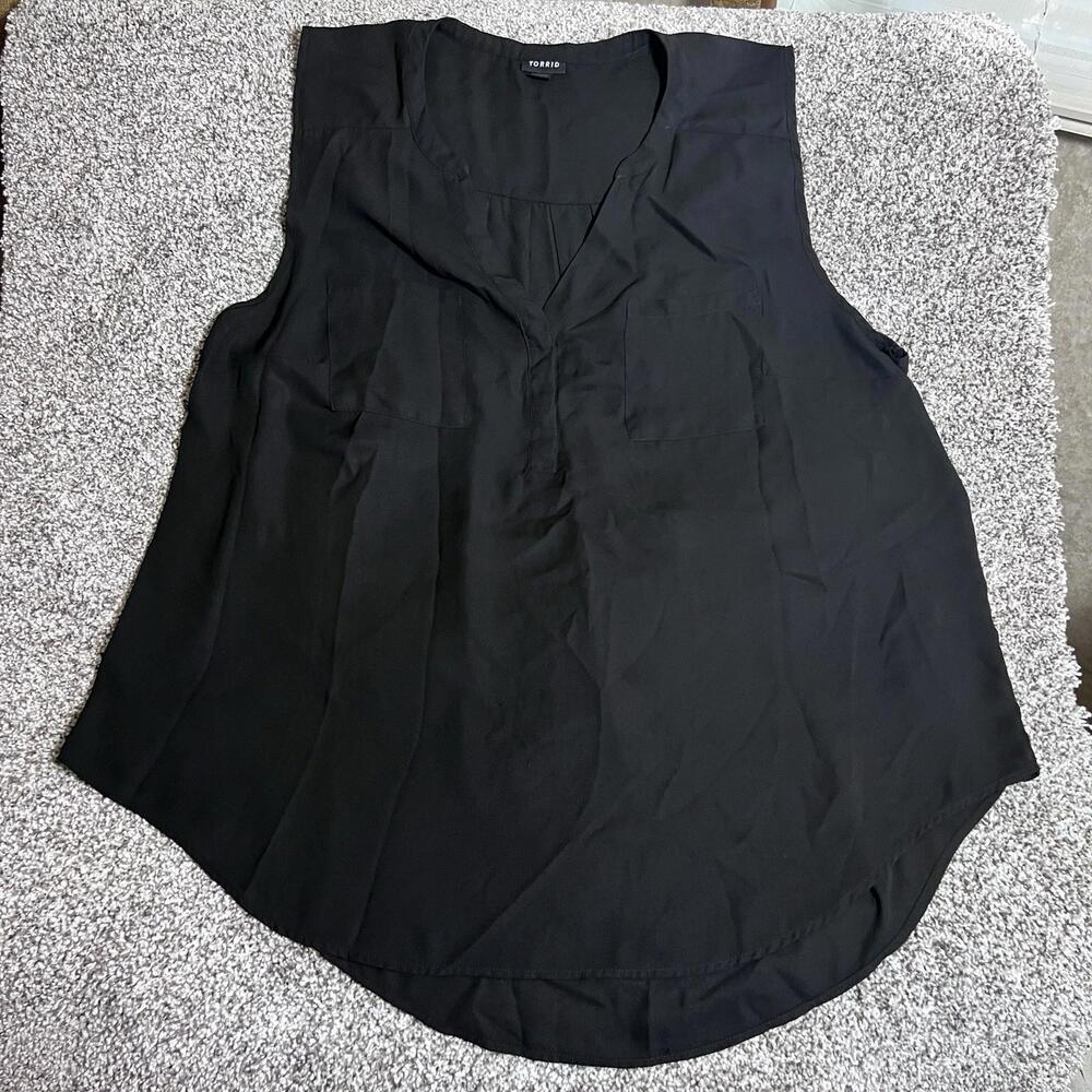 Torrid Black Sleeveless Blouse V-Neck Pullover Top Size (3) XL Flowy Chic Mature